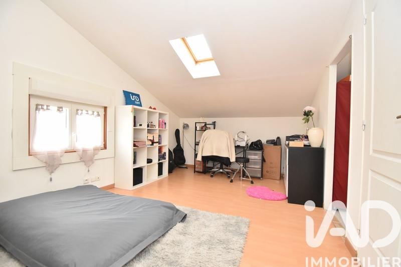 Maison - 212 m² - 8 pièces