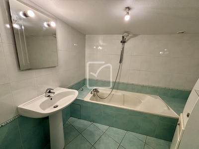 Maison - 80 m² - 5 pièces