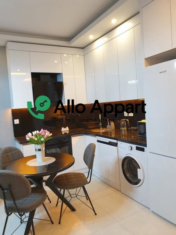 Studio - 30 m² - 1 pièce