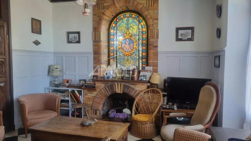 Maison - 215 m² - 11 pièces