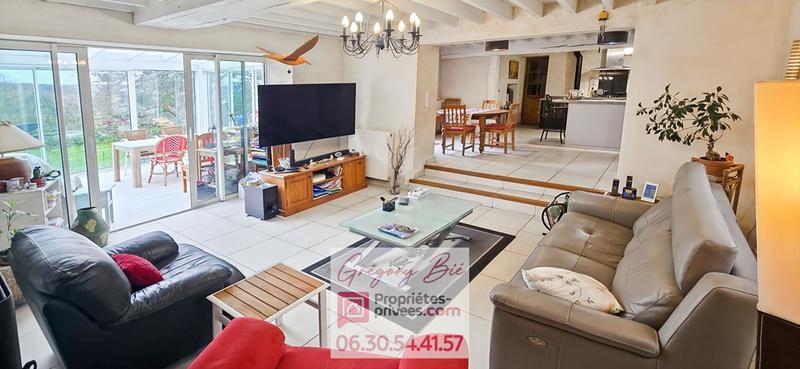 Maison - 250 m² - 10 pièces