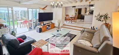 Maison - 250 m² - 10 pièces