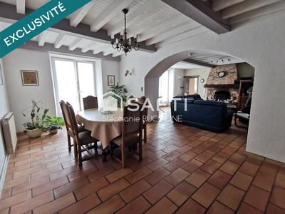 Maison - 181 m² - 7 pièces