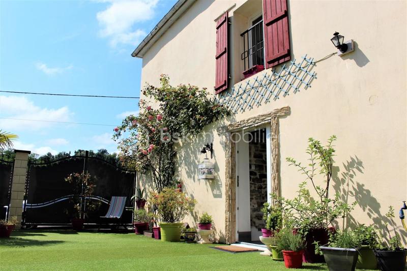 Maison - 168 m² - 8 pièces