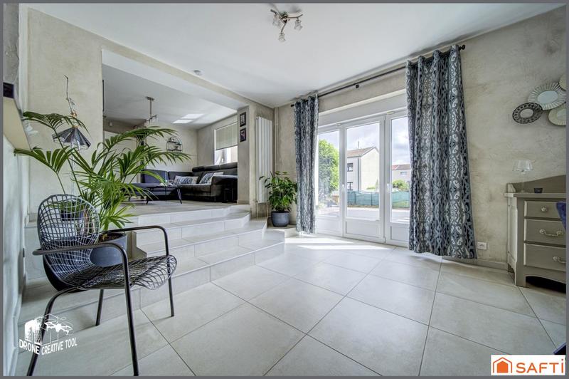 Maison - 221 m² - 7 pièces