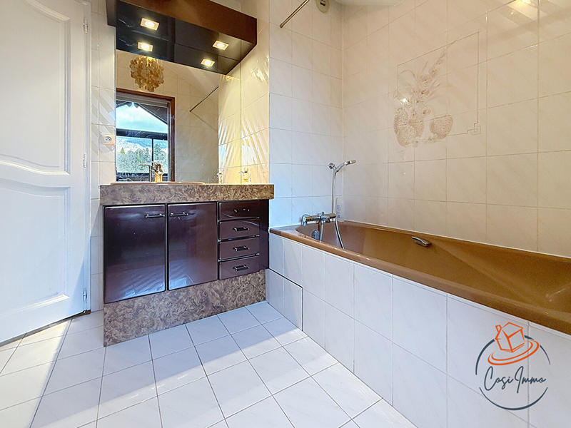 Appartement - 200 m² - 5 pièces