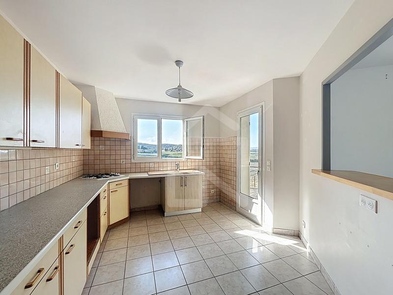 Maison - 95 m² - 4 pièces