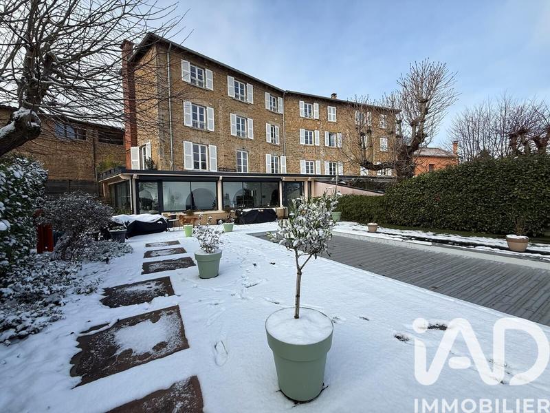 Maison - 220 m² - 9 pièces