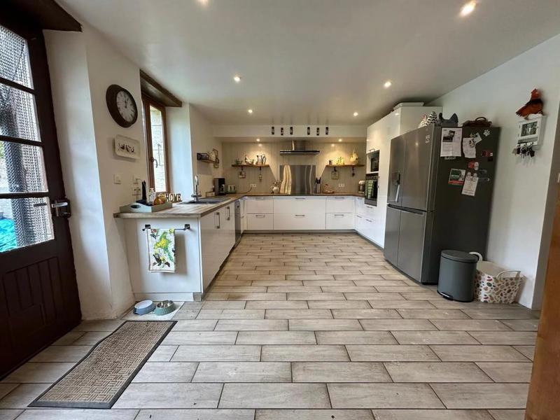 Maison en pierre - 239 m² - 8 pièces