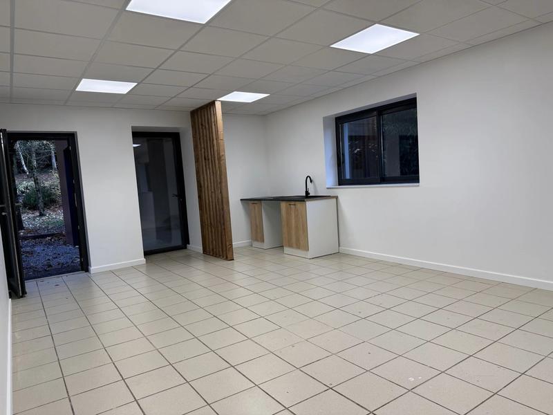 Bureau - 98 m² - 4 pièces