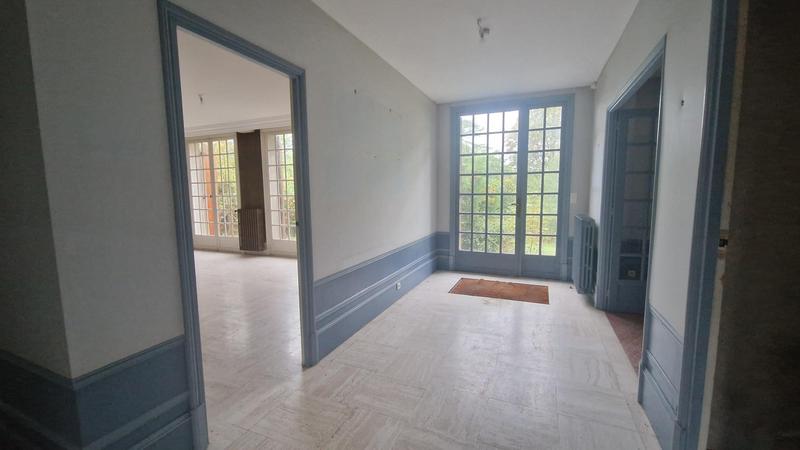 Villa - 300 m² - 8 pièces