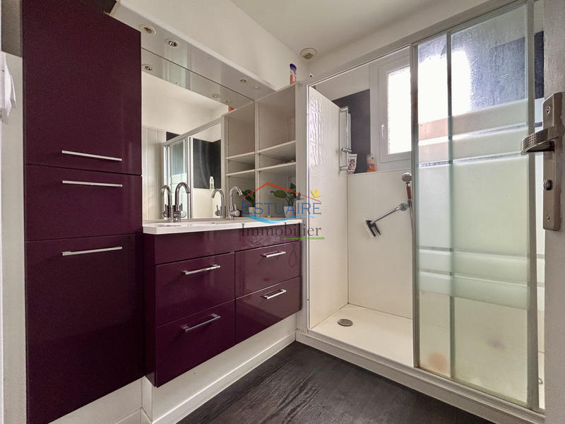 Maison - 220 m² - 9 pièces