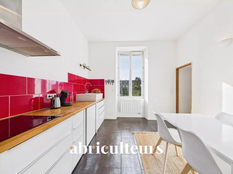 Appartement - 94 m² - 4 pièces