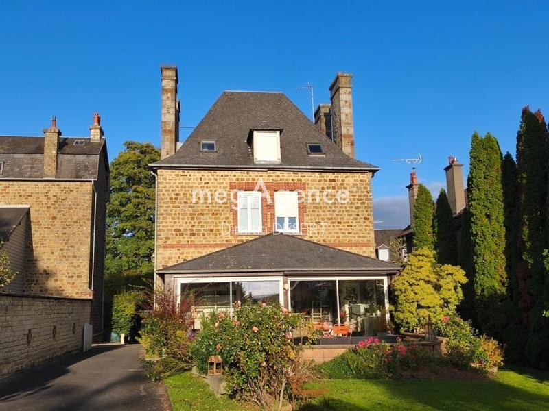 Maison - 193 m² - 10 pièces