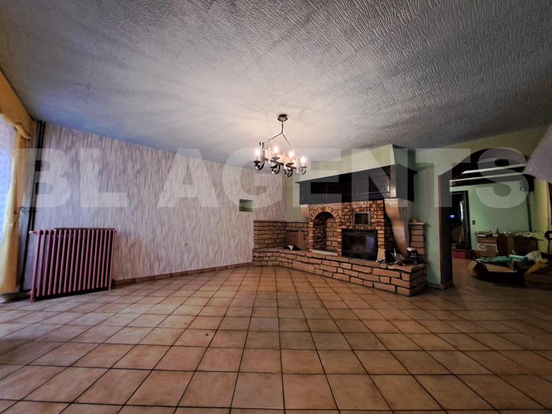 Maison - 275 m² - 8 pièces