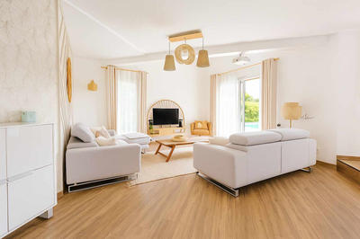 Maison - 200 m² - 10 pièces