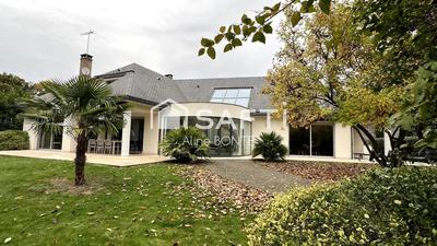 Maison - 312 m² - 7 pièces