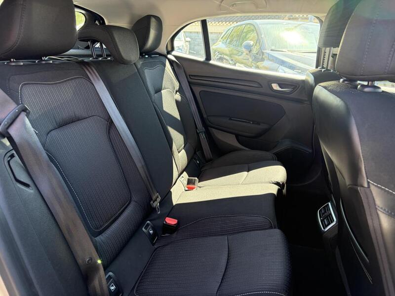 Renault Mégane IV Zen 1.5 Dci 110 Edc