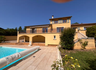 Maison - 183 m² - 8 pièces