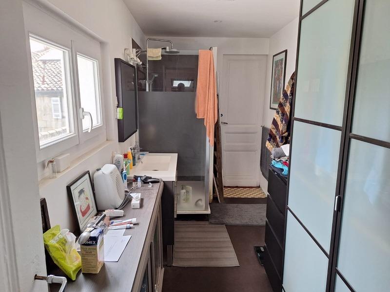 Appartement - 96 m² - 2 pièces