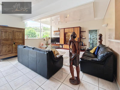 Maison - 272 m² - 6 pièces