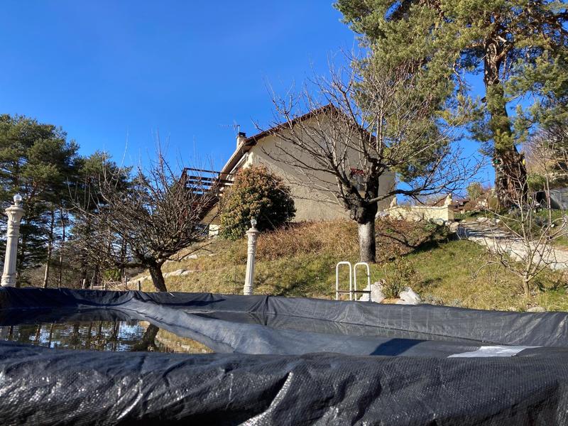 Propriété - 81 m² - 6 pièces