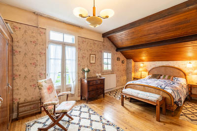 Maison - 240 m² - 8 pièces