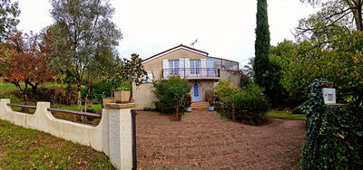 Maison - 205 m² - 6 pièces