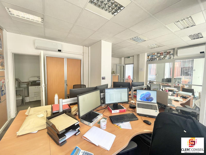 Local commercial - 151 m²