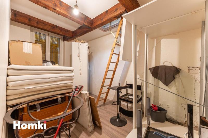 Maison - 210 m² - 6 pièces