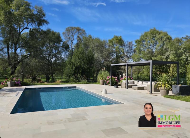 Maison - 228 m² - 7 pièces