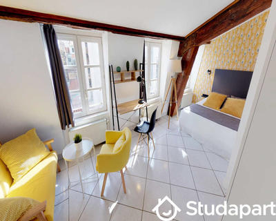 Chambre - 130 m² - 1 pièce