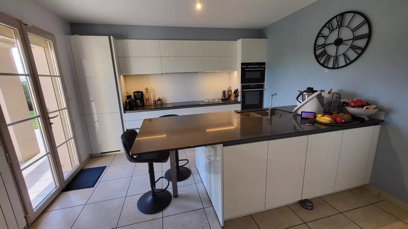 Maison - 204 m² - 5 pièces