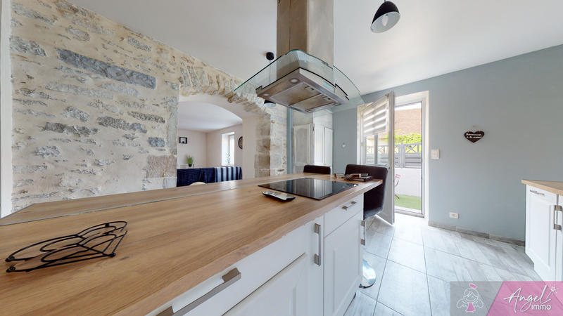 Maison - 203 m² - 8 pièces