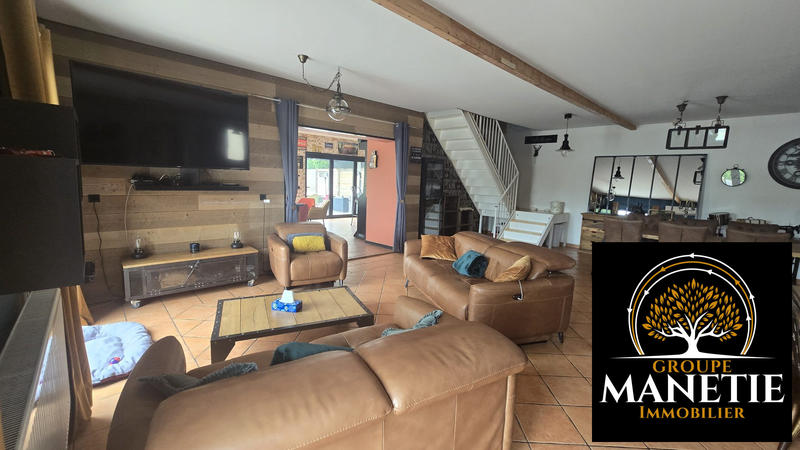 Maison ancienne - 270 m² - 11 pièces