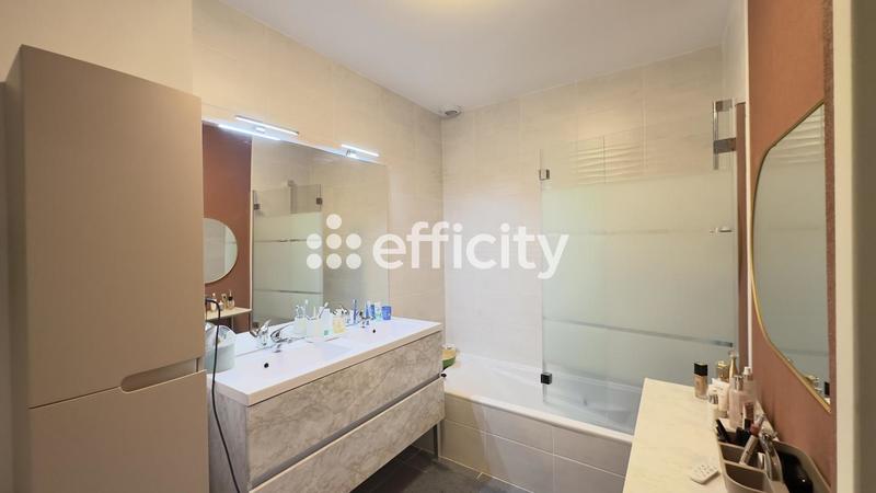 Pavillon - 80 m² - 3 pièces