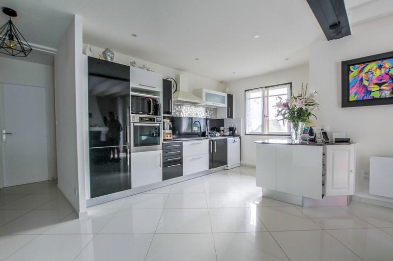 Maison - 204 m² - 5 pièces