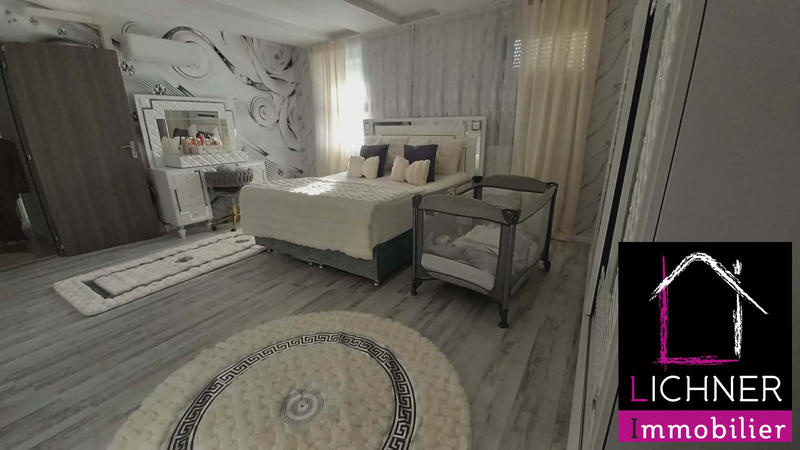 Maison - 280 m² - 10 pièces