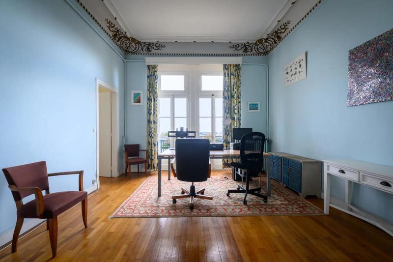 Appartement - 177 m² - 6 pièces