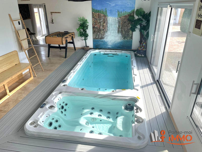 Maison - 300 m² - 7 pièces