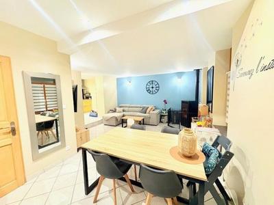 Maison - 64 m² - 4 pièces