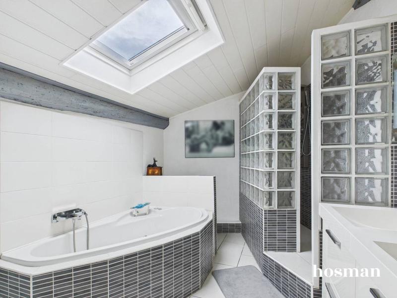 Appartement - 121 m² - 5 pièces