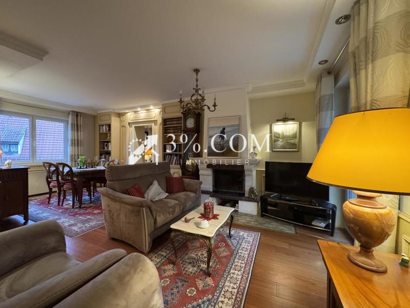 Demeure - 181 m² - 6 pièces