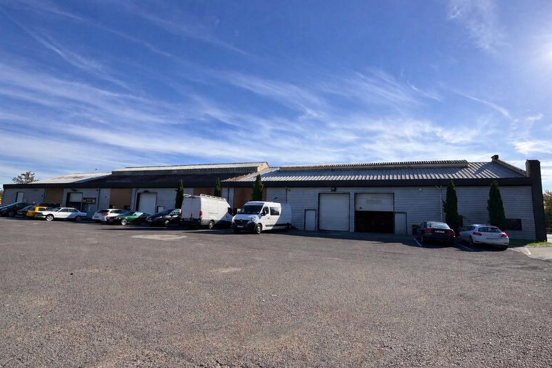 Entrepôt - 8 245 m²