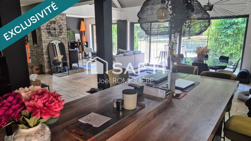 Maison - 200 m² - 5 pièces