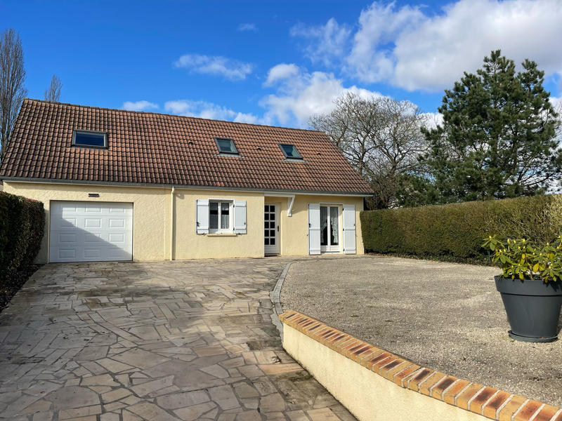 Maison - 92 m² - 6 pièces