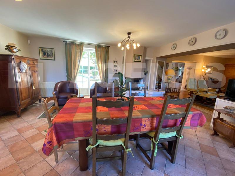 Maison traditionnelle - 154 m² - 6 pièces