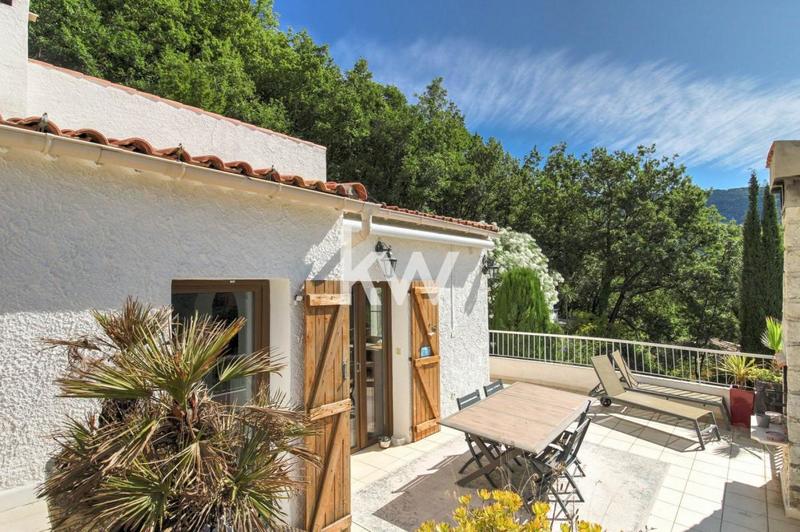 Villa - 206 m² - 6 pièces