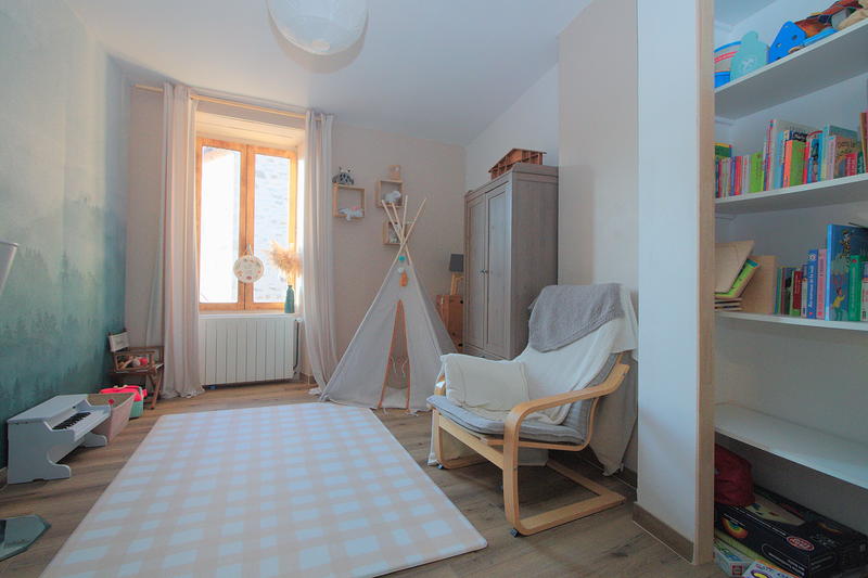 Maison - 207 m² - 7 pièces