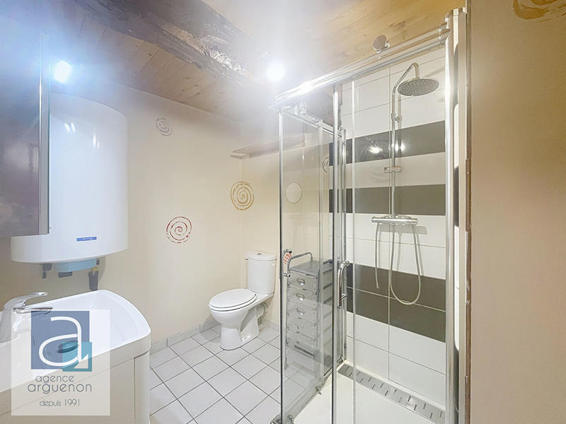 Maison - 210 m² - 8 pièces